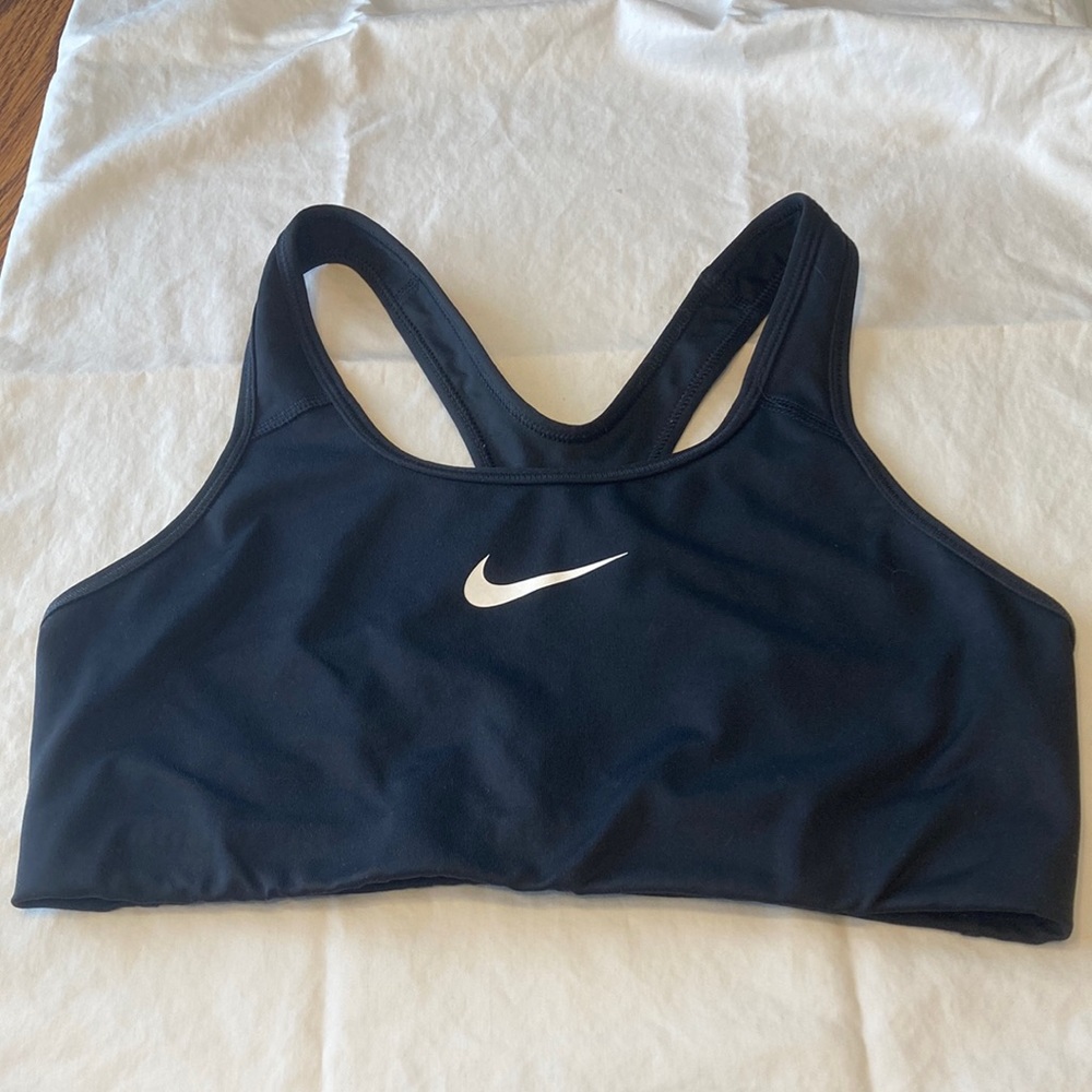 EUC, size large, Nike Victory Sport Bra in Black color